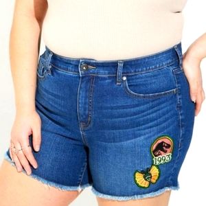 ❤️NWT VINTAGE TORRID JURASSIC PARK DINOSAUR GRAPHIC SHORTS - MID RISE - DENIM